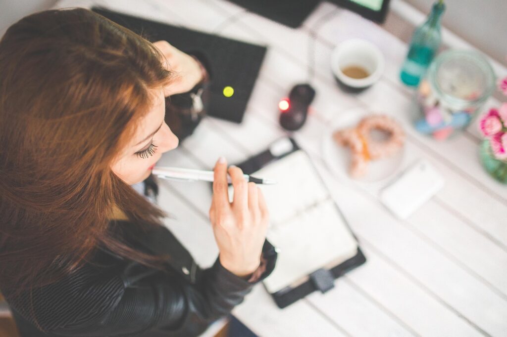 working, female, work, desk, office, think, thinking, work, work, office, think, thinking, thinking, thinking, thinking, thinking-791849.jpg